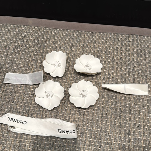 Chanel Authetic Mini Shopping Bag, Ribbon, 4 Stickers & 4 Flowers - Picture 7 of 7